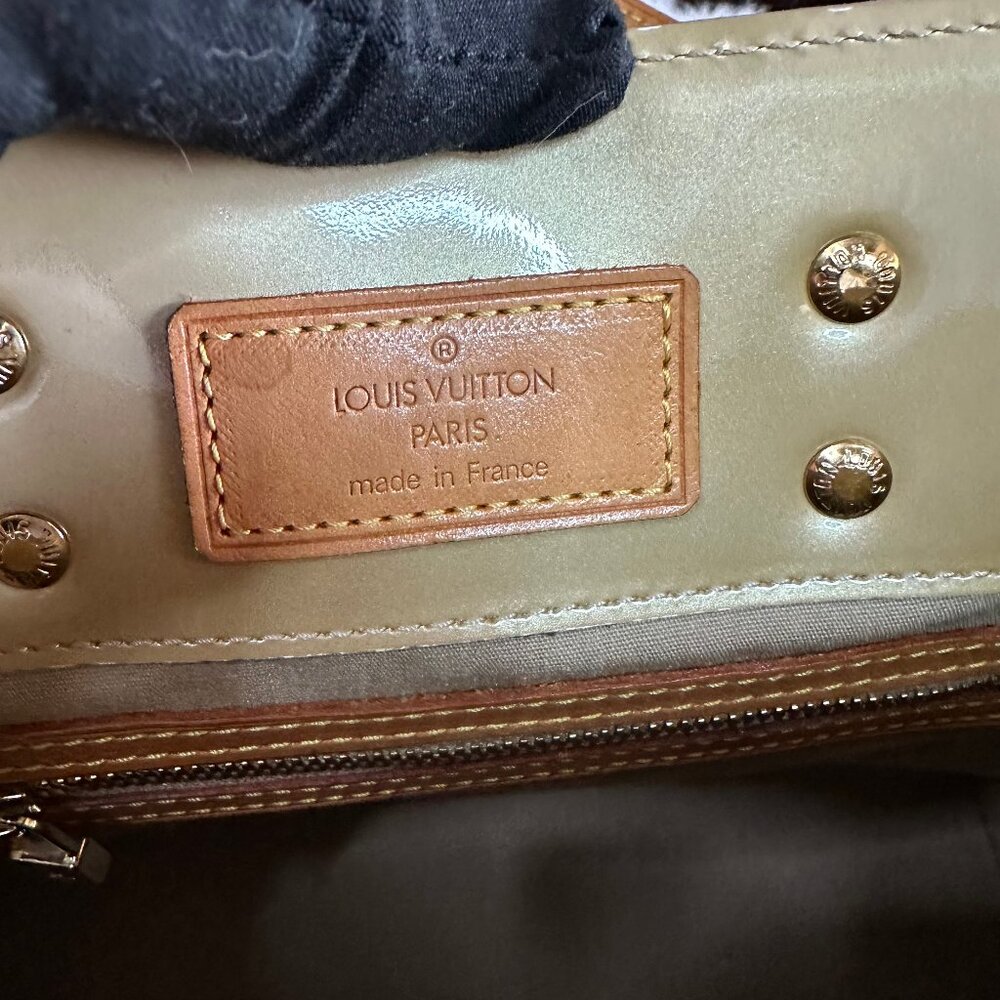 ❌SOLD❌ Authentic Louis Vuitton Monogram Vernis Reade PM Tote - Picture 13 of 15
